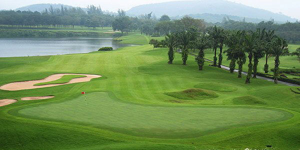 ブルーキャニオン・カントリークラブ・レイクコース