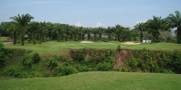 ブルーキャニオン・カントリークラブ・レイクコース