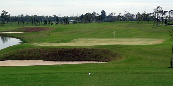 ロイヤルバンパイン・ゴルフクラブ