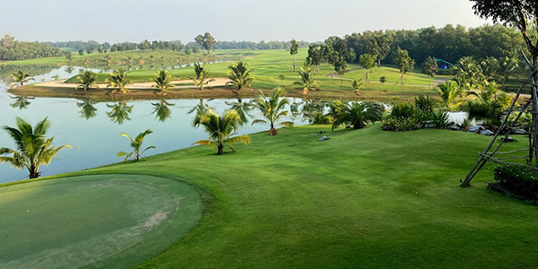 ロイヤルバンパイン・ゴルフクラブ