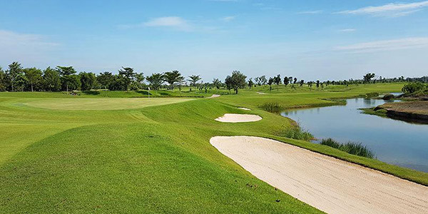 ロイヤルバンパイン・ゴルフクラブ