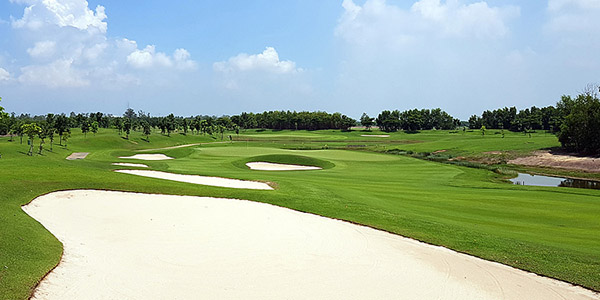 ロイヤルバンパイン・ゴルフクラブ